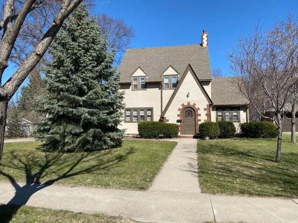 1220 N Lincoln St, Aberdeen City, SD 57401