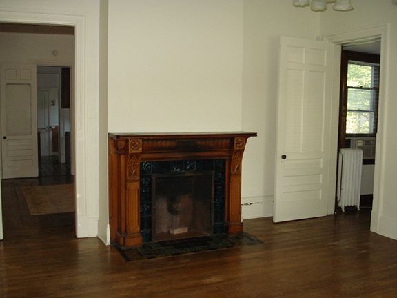 4th image of 207 W Ave S #3