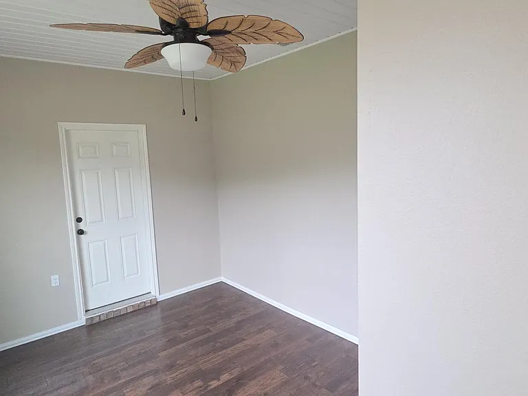 3606 Sylvia Dr — Photo 8