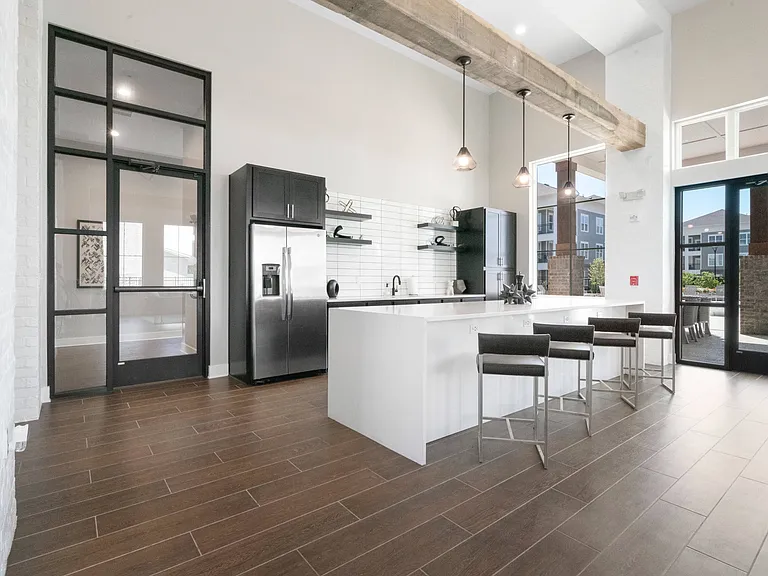 Sweetwater Leasing Office