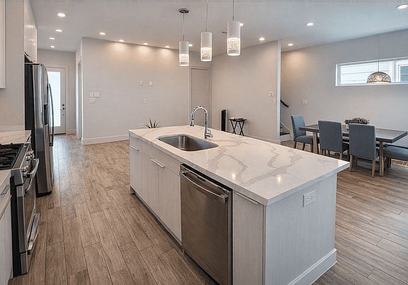 3rd image of 4413 Santorini Ln