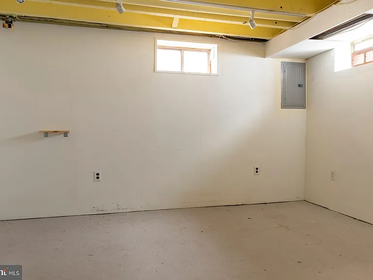 404 S Croskey St #A — Photo 27