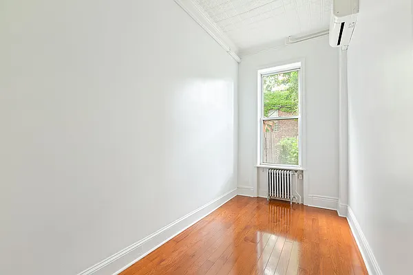 Rented by Compass | media 12