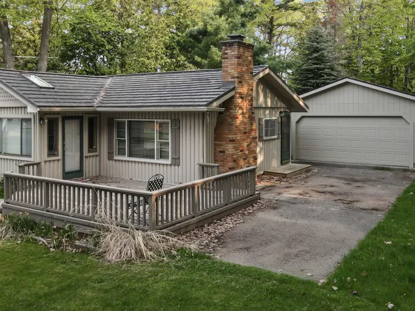 1500 Cedar Grove Ln, Indian River, MI 49749