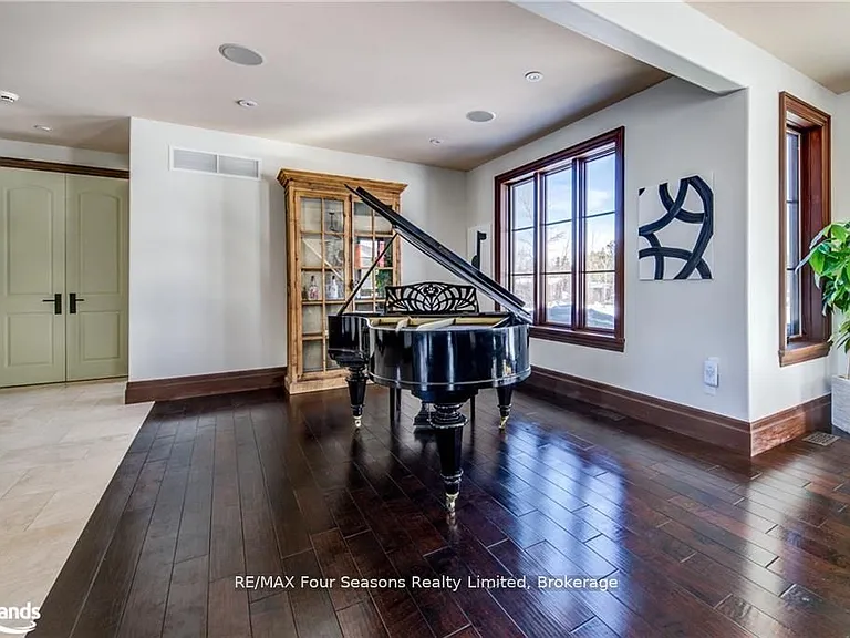 12 Windrose Valley Blvd — Photo 4