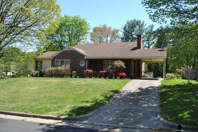 1st image of 407 Brentwood Dr