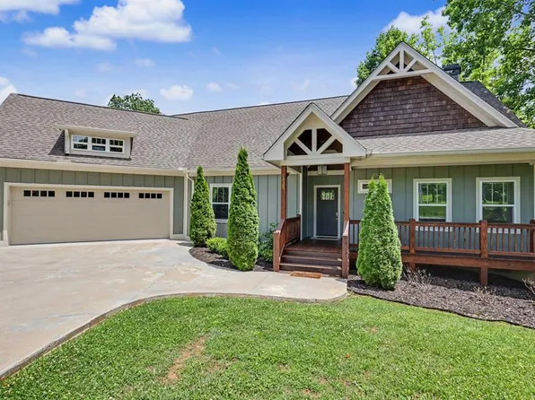 1220 Dogwood Trl, Hiawassee, GA 30546