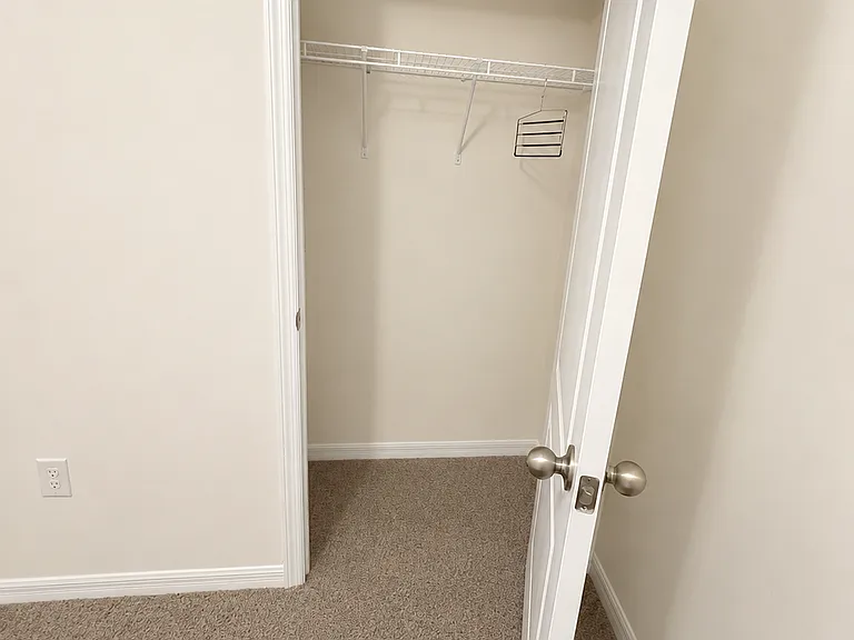 5860 Galloping Dr — Photo 10