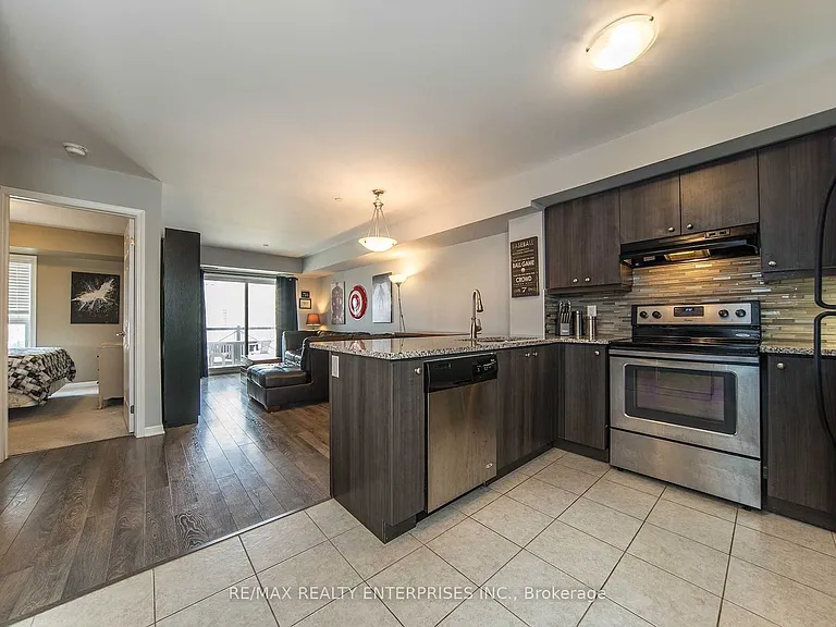 1045 Nadalin Hts #302 — Photo 4