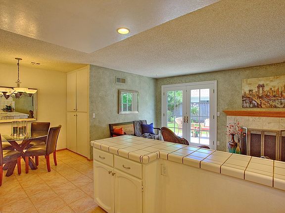 3rd image of 316 Granville Ct