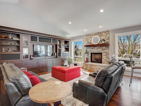 4th image of 1806 Hidden Hill Dr