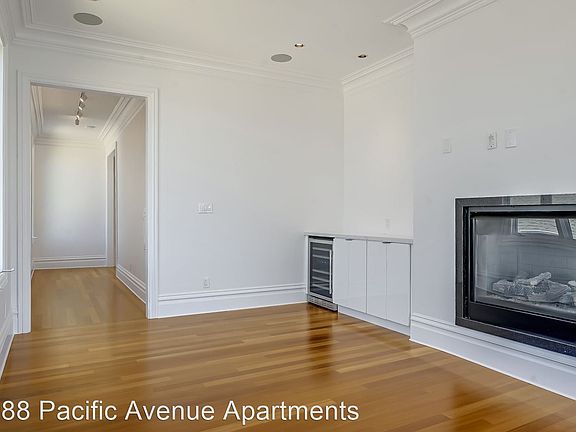 5th image of 2988 Pacific Ave APT 5