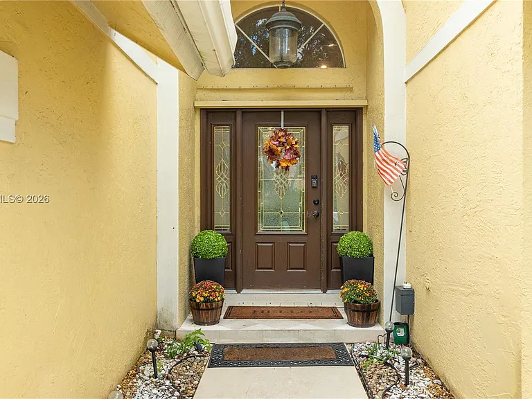 7101 NW 44th Ln — Photo 3