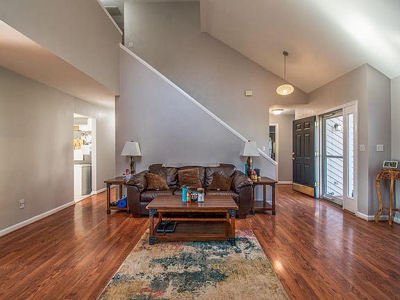 4th image of 1887 Woodmere Ct
