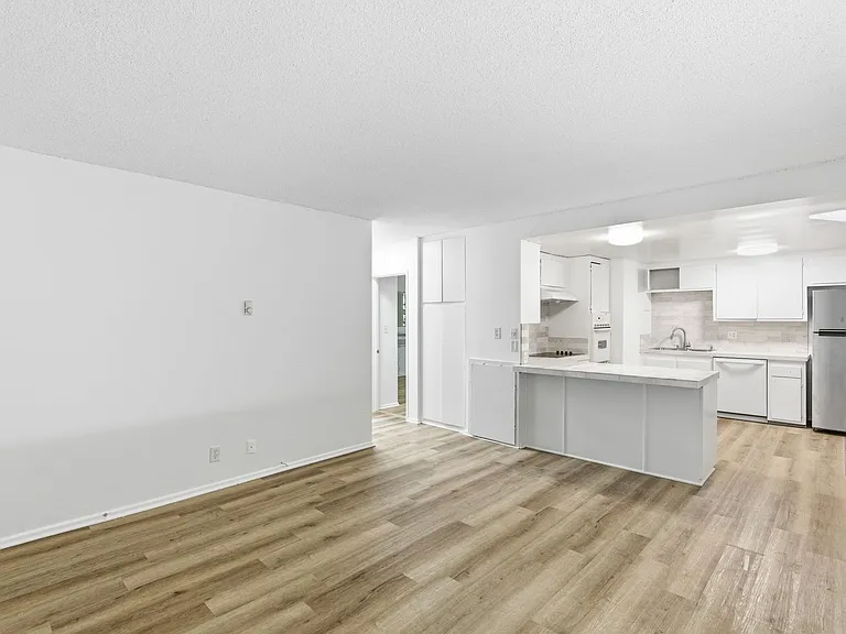 1015 S Westgate Ave — Photo 15