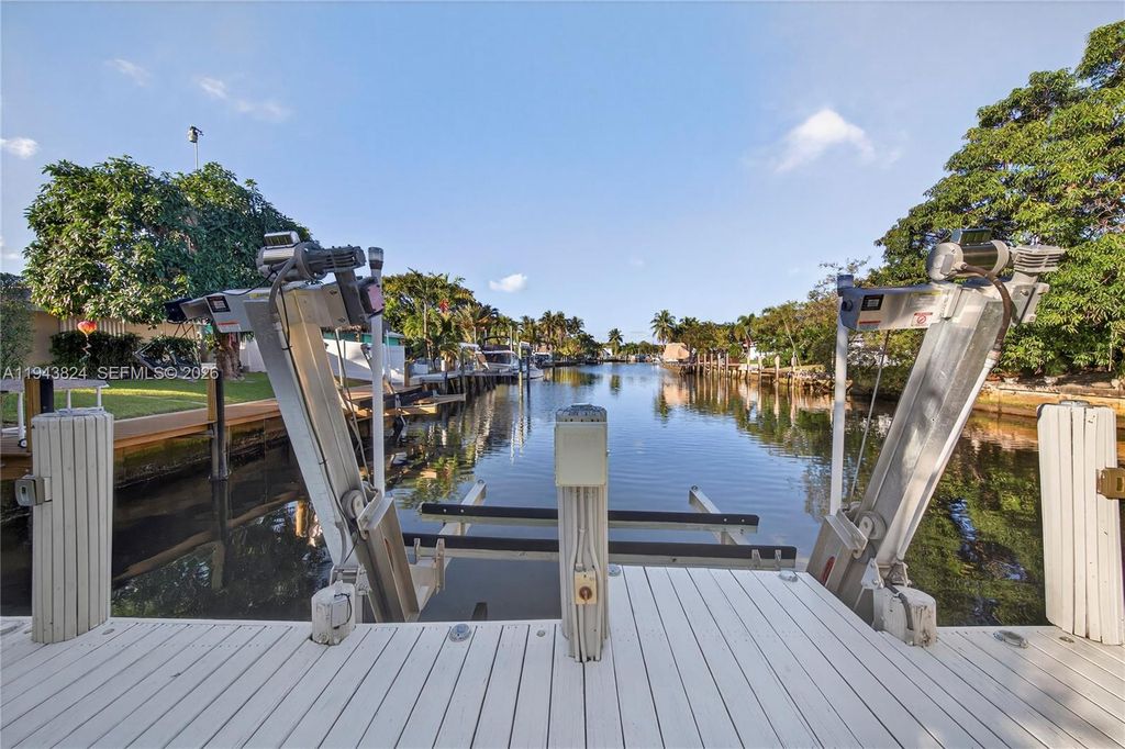 371 SE 3rd St, Pompano Beach