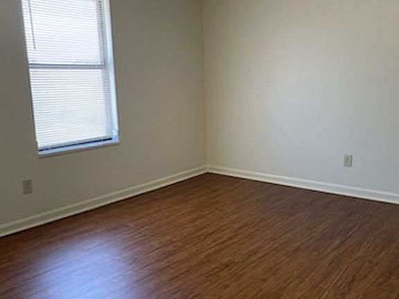 2nd image of 900 Stratford Cir NW #39