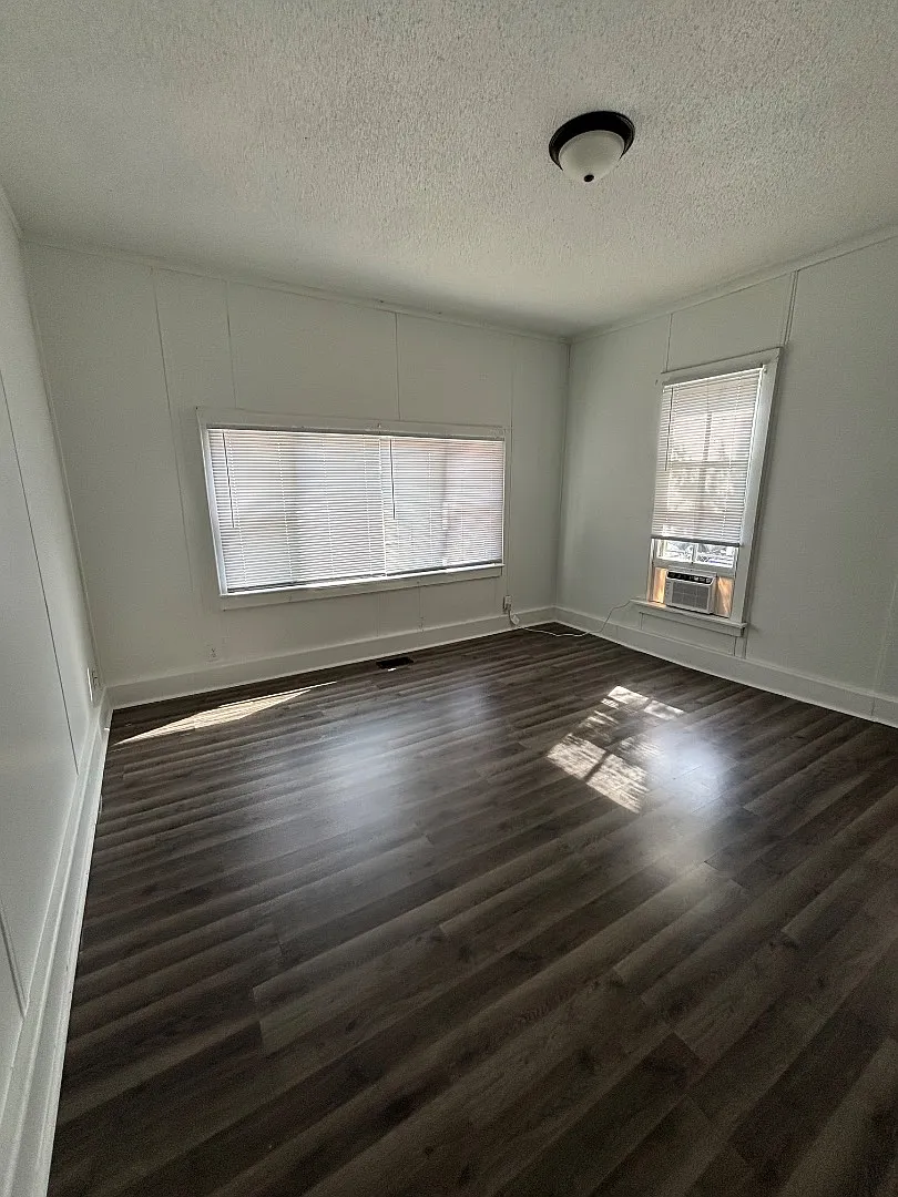 514 W 4th ST — Photo 3