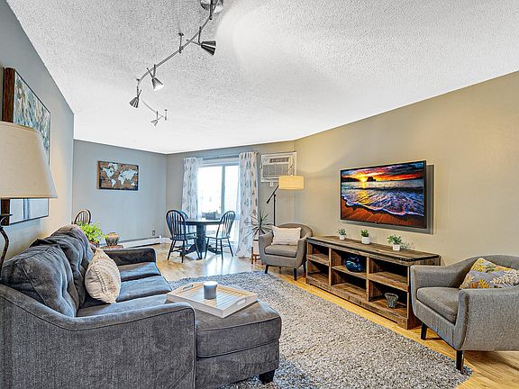 4th image of 3540 Hennepin Ave APT 209