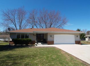 305 N 166th St, Brookfield, WI 53005