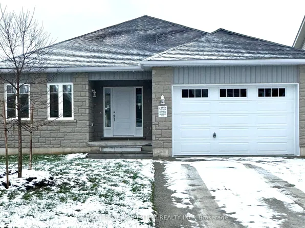 45 Harold Ave, Severn, ON L0K 1E0
