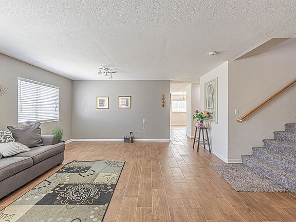 3rd image of 45416 Mays Ct