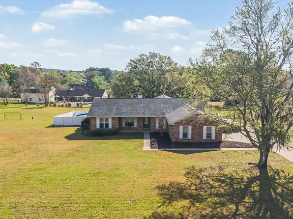 1851 Winery Way, Tallahassee, FL 32317