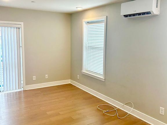 5th image of 1817 Maryland Ave #404