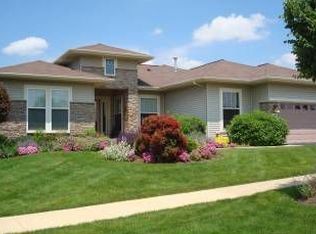 12581 Golf View Dr, Huntley, IL 60142