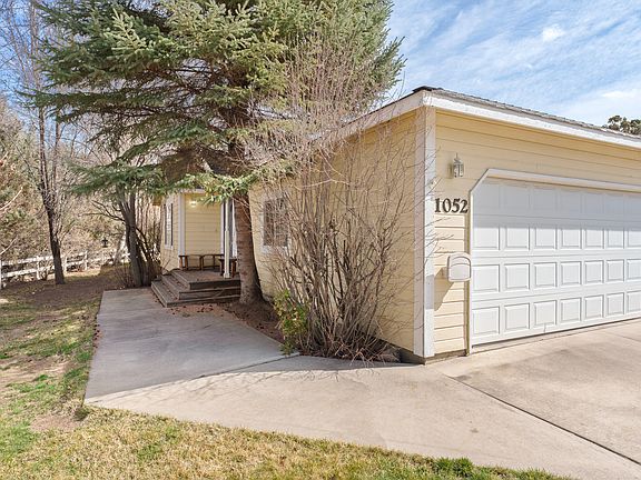 2nd image of 1052 NE Francis Ct