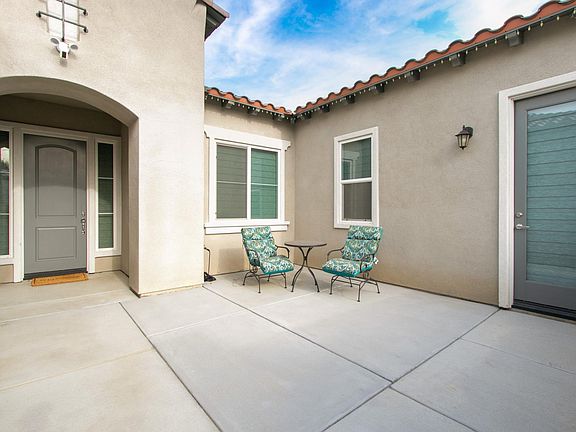 3rd image of 43426 Hazelton Ln