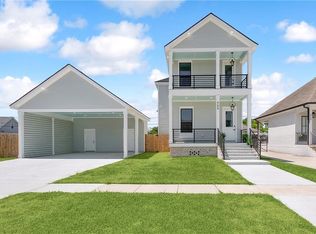 900 Perrin Dr, Arabi, LA 70032