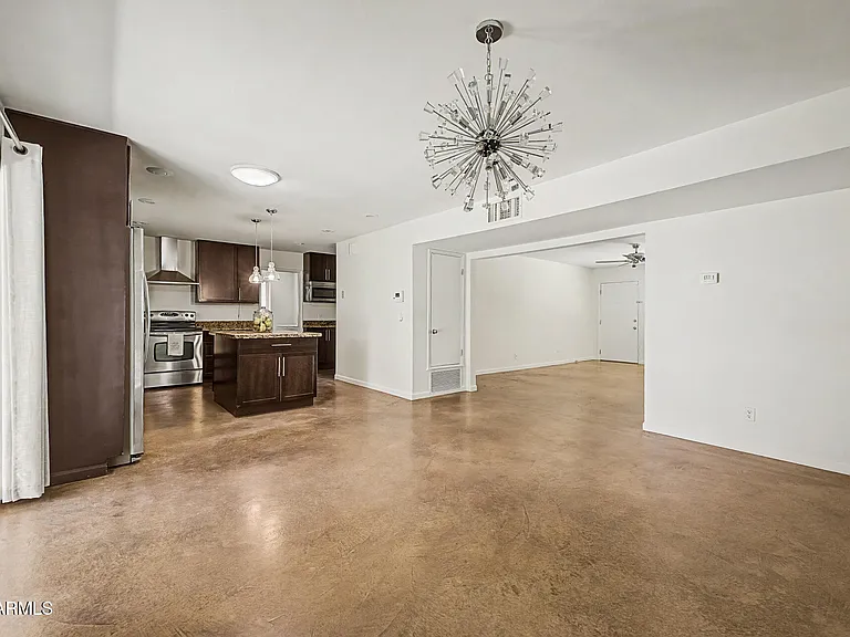 29 E Foothill Dr — Photo 9