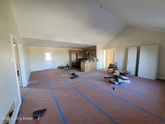 2nd image of 316 Oak Tree Way