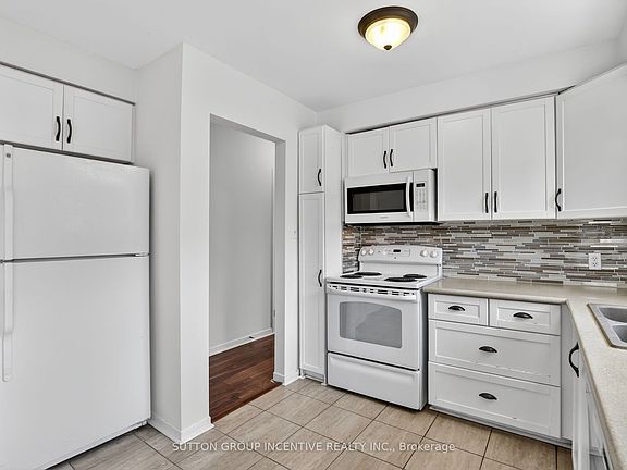 5th image of 161 Harold St