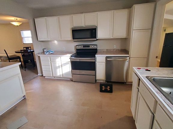 4th image of 1001 E 1st St