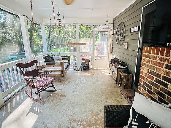 5th image of 2559 Watson Dr