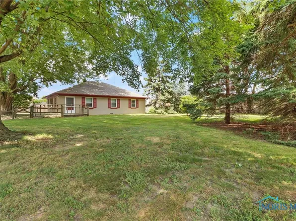 2041 Blandin Ave, Oregon, OH 43616