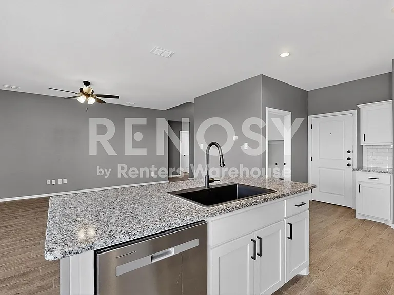 8517 Centerboard Ln — Photo 15