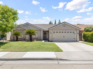 2657 4th St, Sanger, CA 93657
