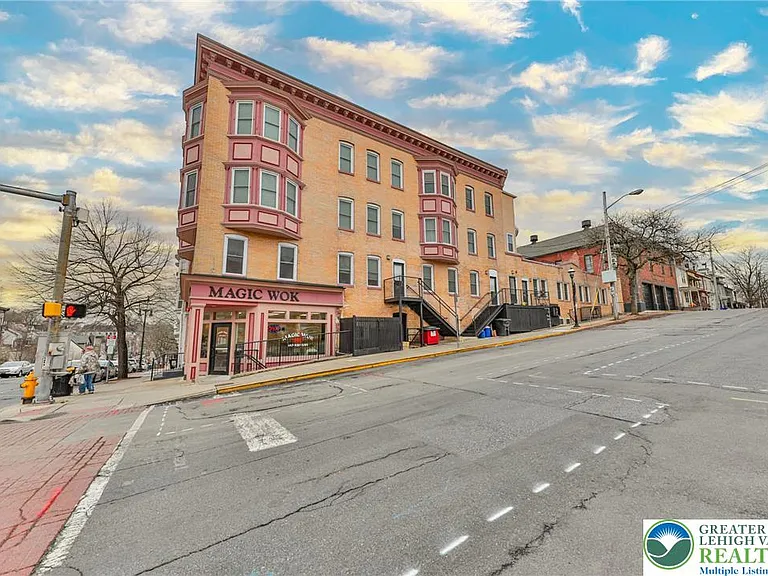 601 Northampton St #401 — Photo 2