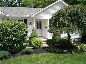 4th image of 3670 Wendover Ave