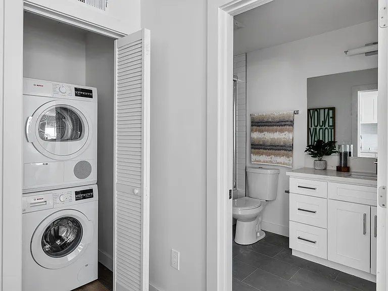 studio w/d and bathroom