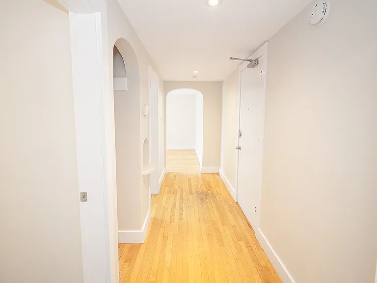 321 Enfield Cres #3 — Photo 10