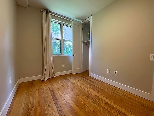4th image of 90 Ryerson St #1B