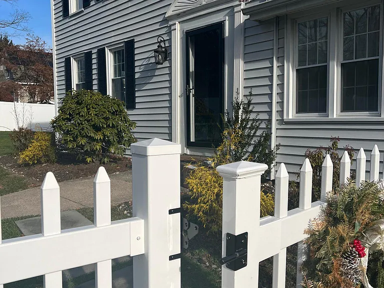 471 Orange Center Rd — Photo 19