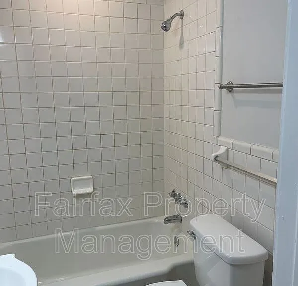 1212 N Miami Blvd — Photo 10