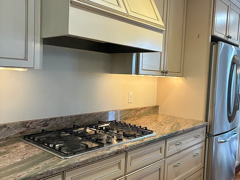 21 Linden Ave #A — Photo 4
