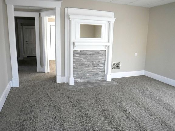 5th image of 205 E Market St