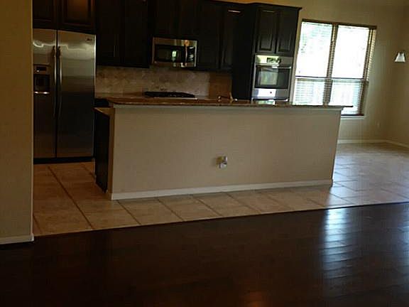 5th image of 27 Glade Park Dr